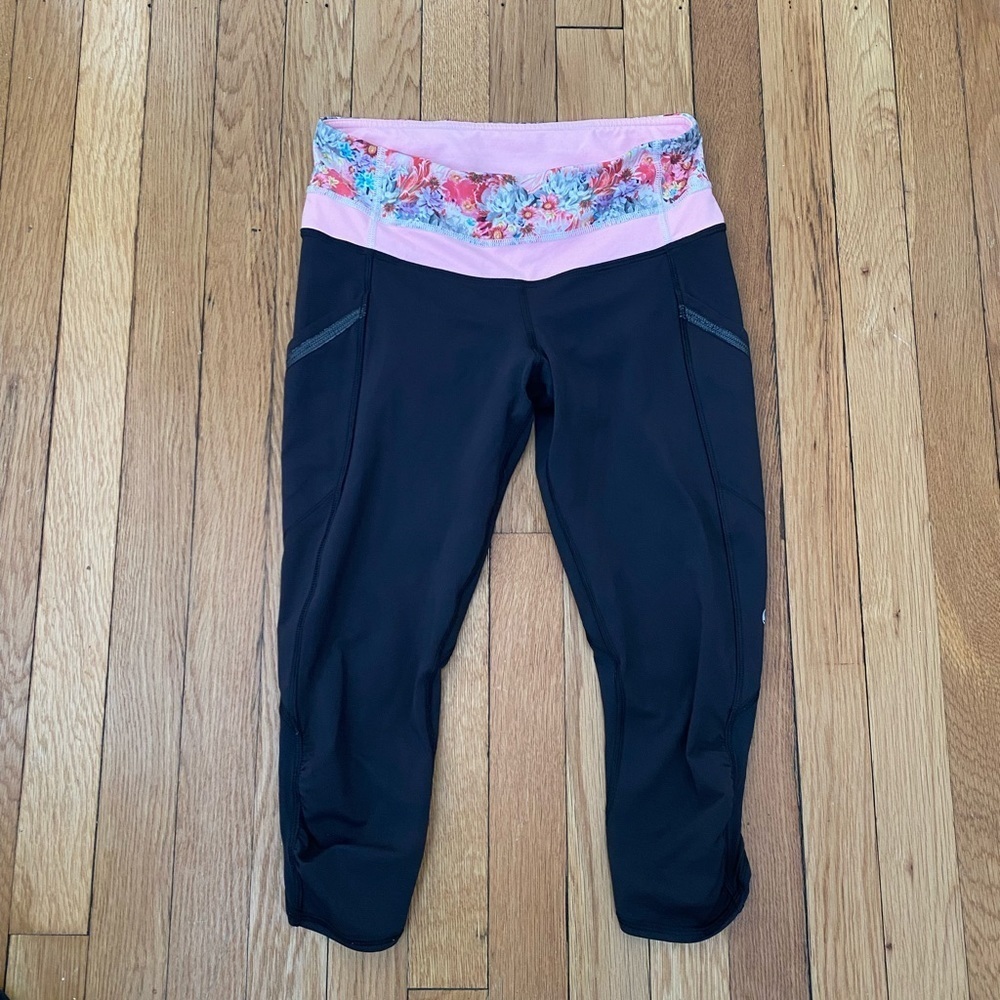 Lululemon Black Cropped Leggings Pink Floral Band